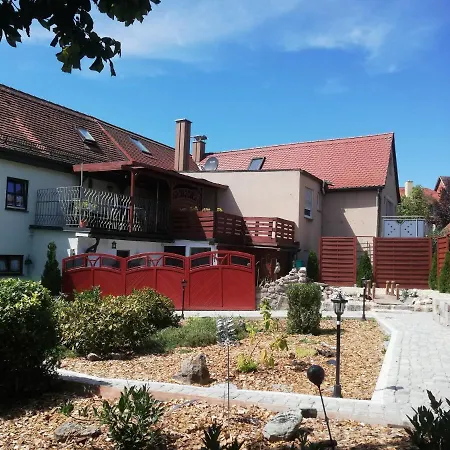Gaestehaus Ochsenhof Фойхтванген